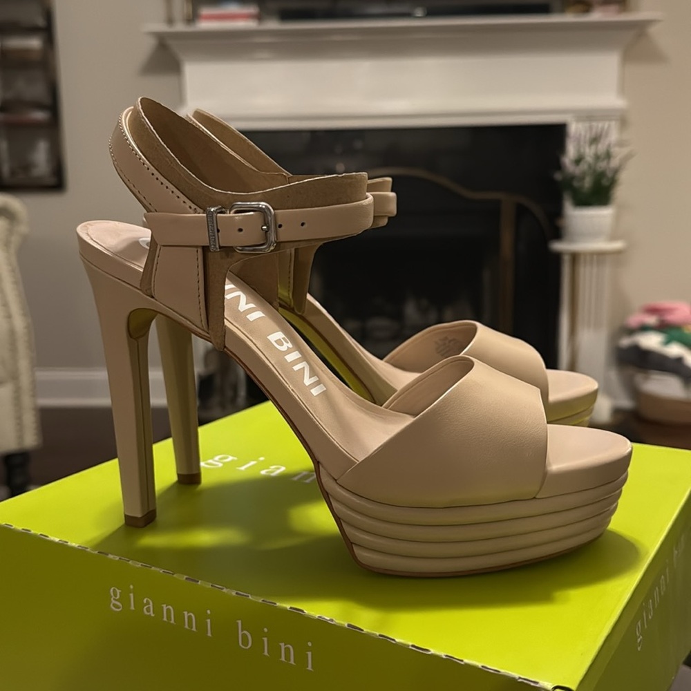 NIB - Gianni Bini Heels - 8.5 NEW